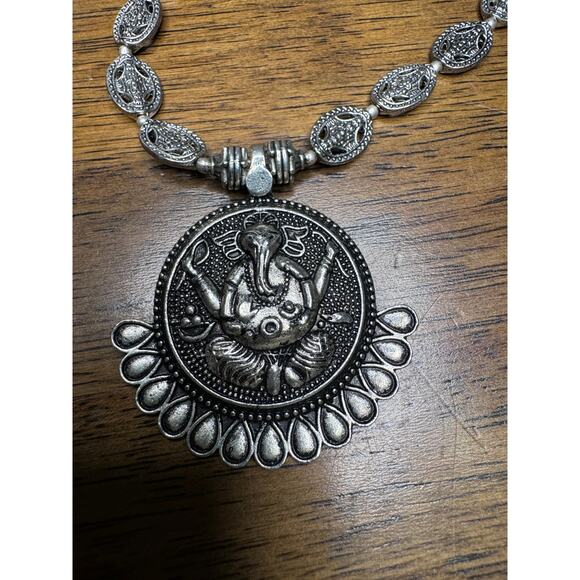 Ganesha Pendant Necklace With Lucky Elephants. - Picture 4 of 6